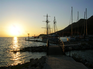 Plataria-Sunset-Beach.jpg