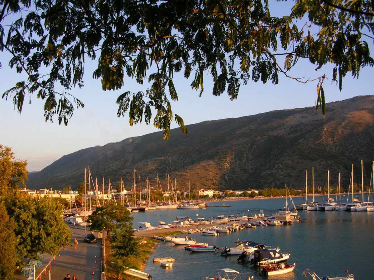 Plataria: Fish Tavernas, the beach and the marina